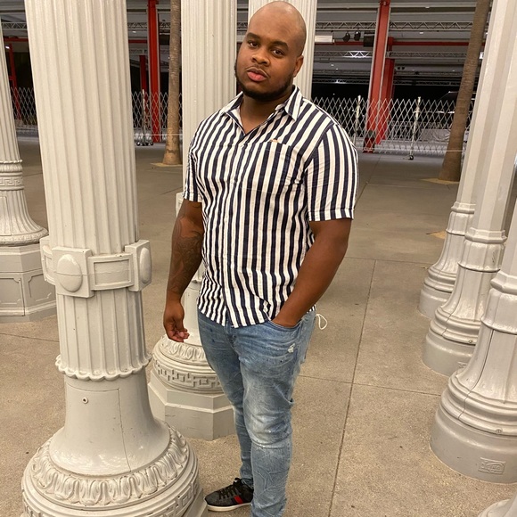 Meet your Posher, Demetrice - Picture 1 of 1